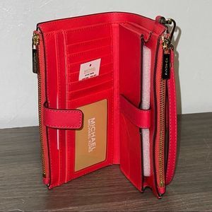 ❤️SOLD❤️Michael Kors Jet Set Travel Double-Zip Pebble Leather Phone Wristlet